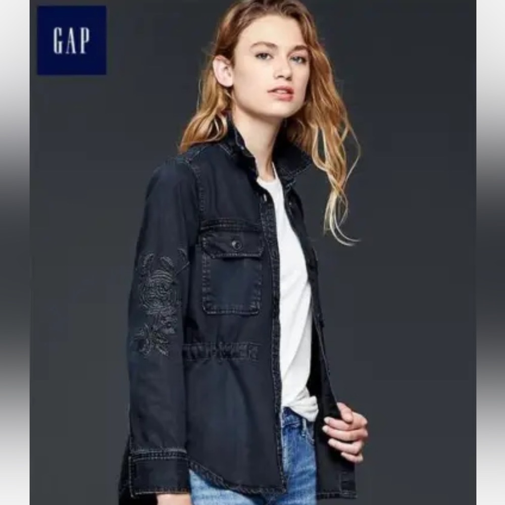 Gap Women’s denim jacket